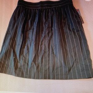 NWOT Alice + Olivia employed 100% wool skirt